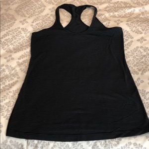 Lululemon workout tank.